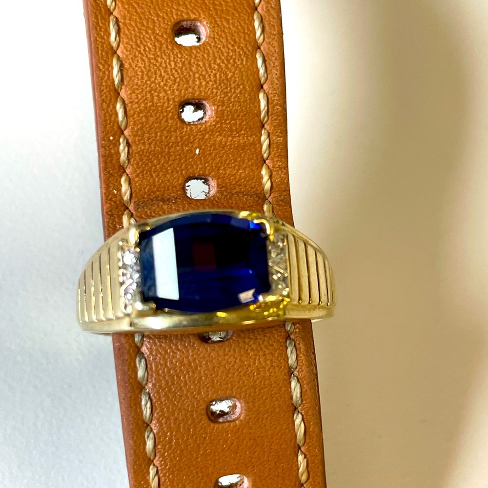 Beautiful Mens gold ring